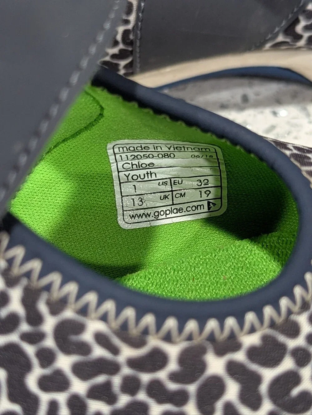 Plae Kids Chloe Mary Jane Sneaker Adjustable Strap Gray Leopard Print Girls Sz 1